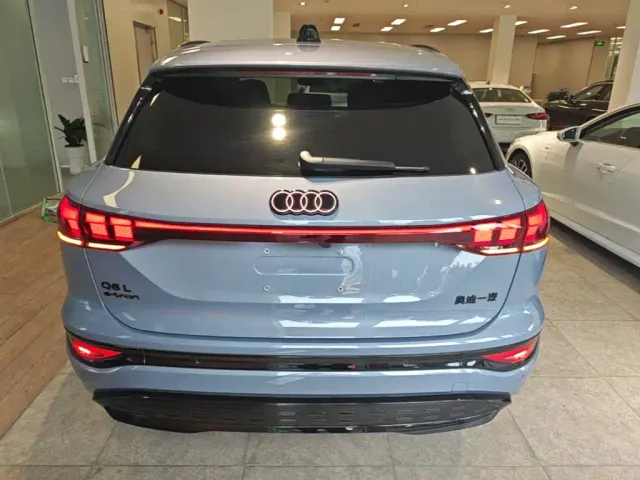 Audi Q6L e-tron — Фото автомобиля 5
