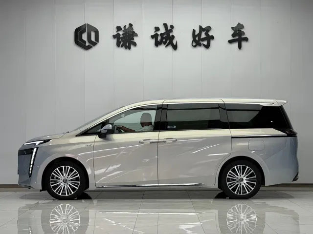 GAC Trumpchi E8 — Фото автомобиля 4