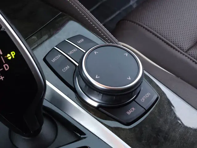 BMW 5 Series — Фото автомобиля 11