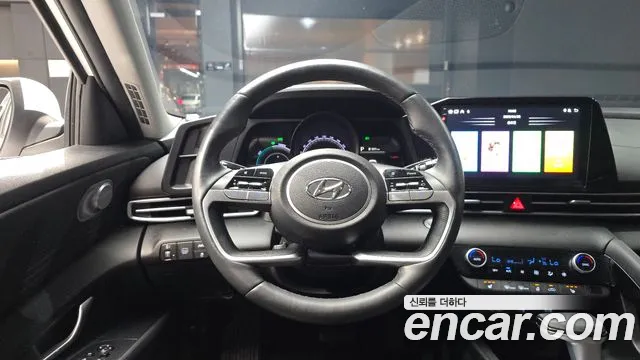 Hyundai Avante CN7 — Фото автомобиля 13