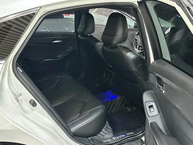 Toyota Avalon — Фото автомобиля 20