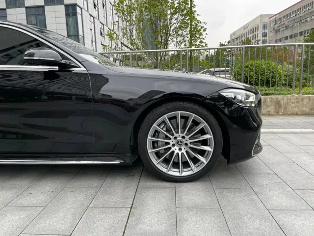 Mercedes-Benz S-Class — Фото автомобиля 24