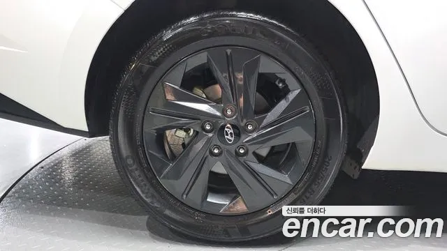 Hyundai AVANTE Avante (CN7) — Фото автомобиля 5
