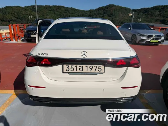 Mercedes-Benz E-Class W214 — Фото автомобиля 3
