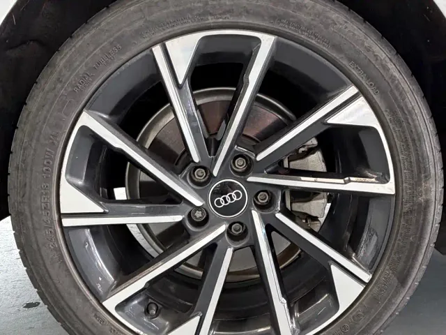Audi A4L — Фото автомобиля 11