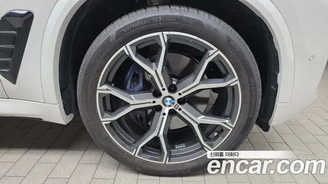 BMW X5 xDrive 40i M Sport — Фото автомобиля 5