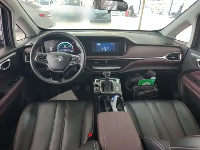 GAC Trumpchi M6 — Фото автомобиля 9