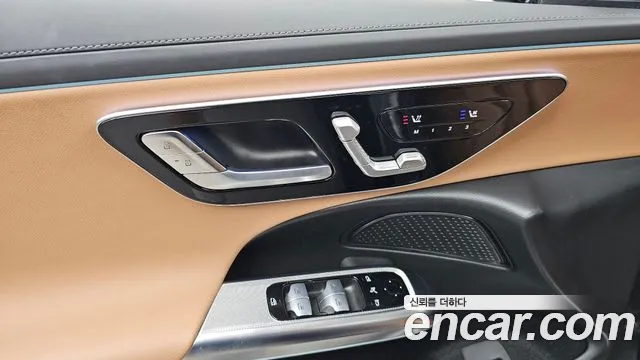 Mercedes-Benz E-Class — Фото автомобиля 18