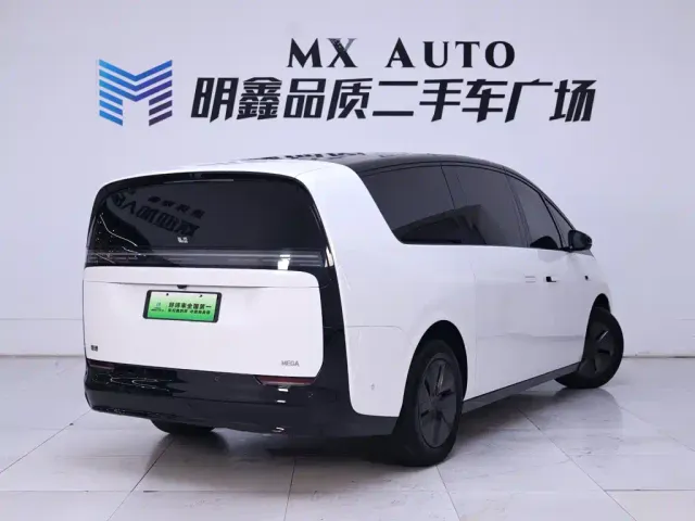 Li Auto MEGA — Фото автомобиля 7
