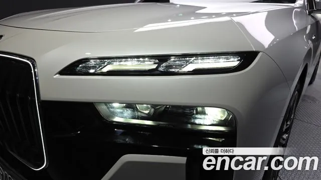 BMW 7 Series G70 — Фото автомобиля 7