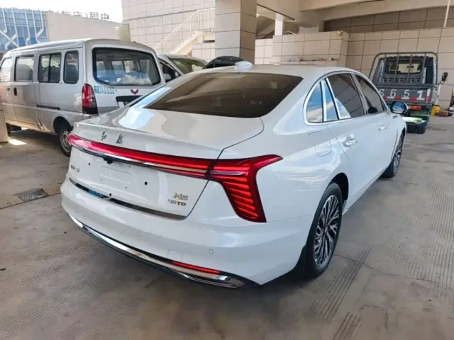 Hongqi H5 — Фото автомобиля 6