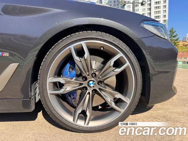 BMW 5 Series G30 — Фото автомобиля 16