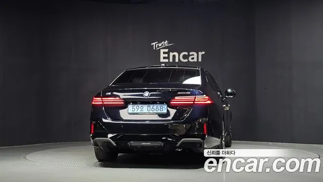 BMW i5 G60 — Фото автомобиля 4