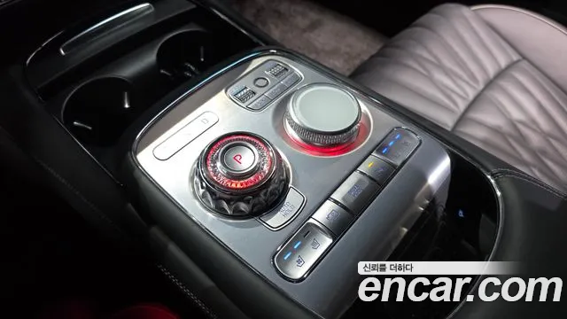 Genesis G90 Бензин 3.5 турбо AWD — Фото автомобиля 3