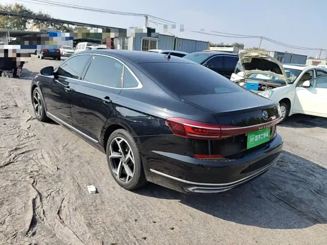 Volkswagen Passat — Фото автомобиля 4