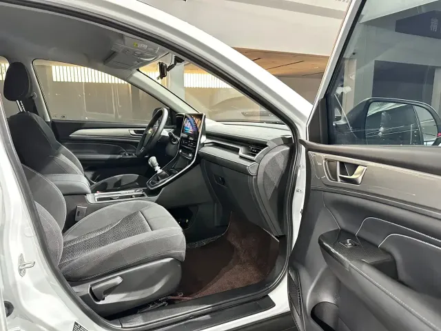 Haval M6 — Фото автомобиля 12