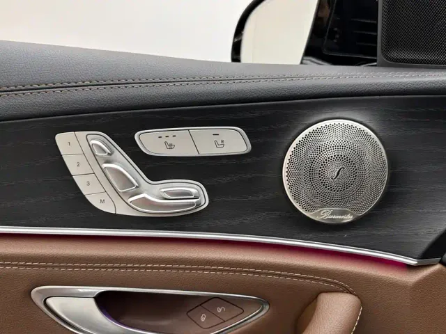 Mercedes-Benz E-Class — Фото автомобиля 15