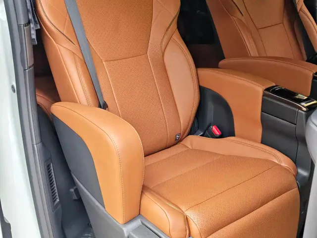 Toyota Vellfire — Фото автомобиля 9