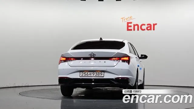 Hyundai Avante CN7 — Фото автомобиля 4