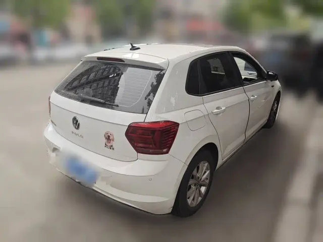 Volkswagen Polo — Фото автомобиля 4