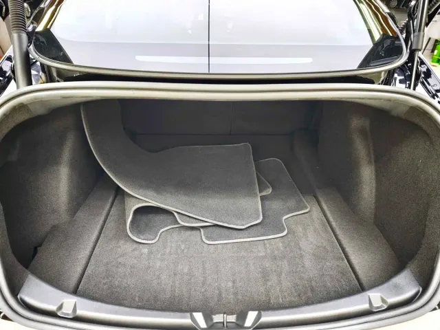 Tesla Model 3 — Фото автомобиля 23