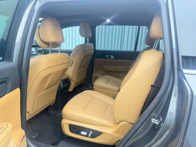 Li Auto ONE — Фото автомобиля 9