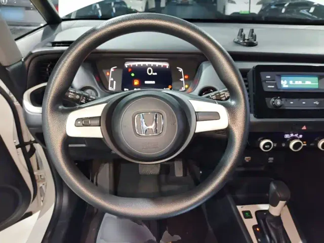 Honda Fit — Фото автомобиля 10