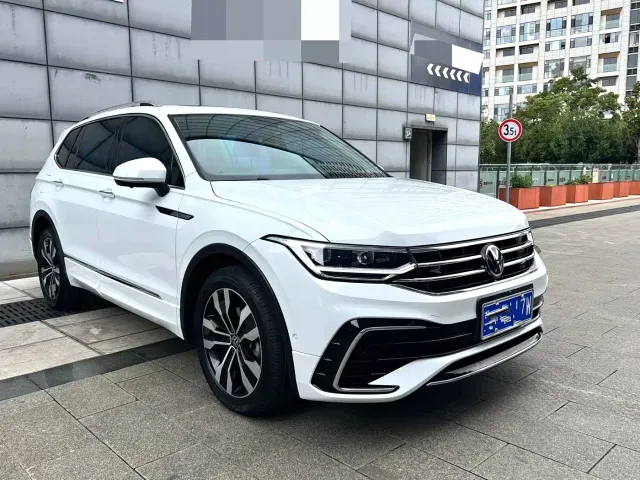 Volkswagen Tiguan L — Фото автомобиля 5
