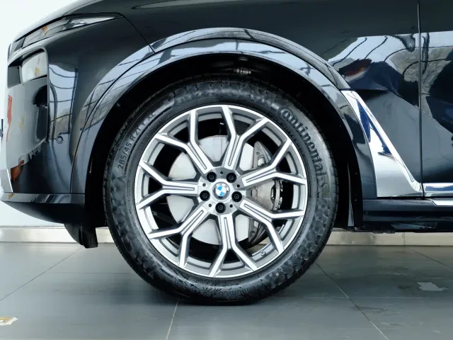 BMW X7 — Фото автомобиля 6