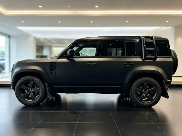 Land Rover Defender — Фото автомобиля 6