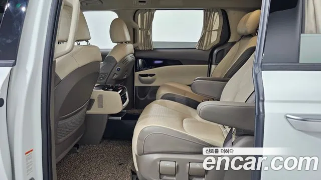 Kia Canival Carnival 4 поколение Бензин 7 мест Hi-Limousine — Фото автомобиля 19