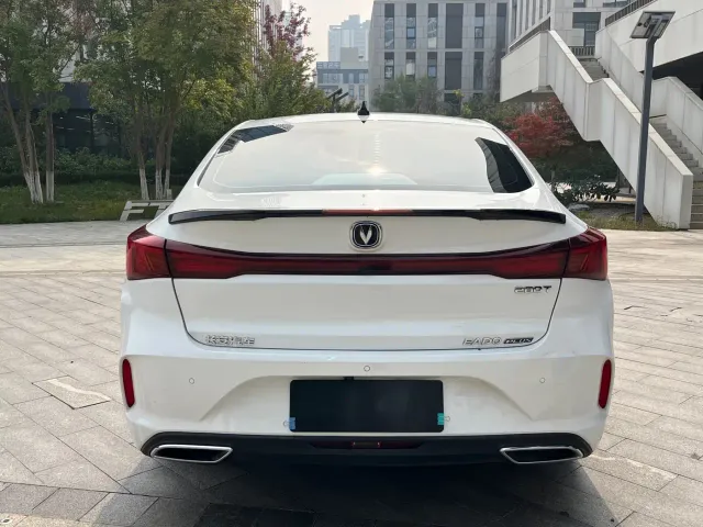 Changan Eado — Фото автомобиля 5