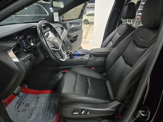 Cadillac XT5 — Фото автомобиля 8