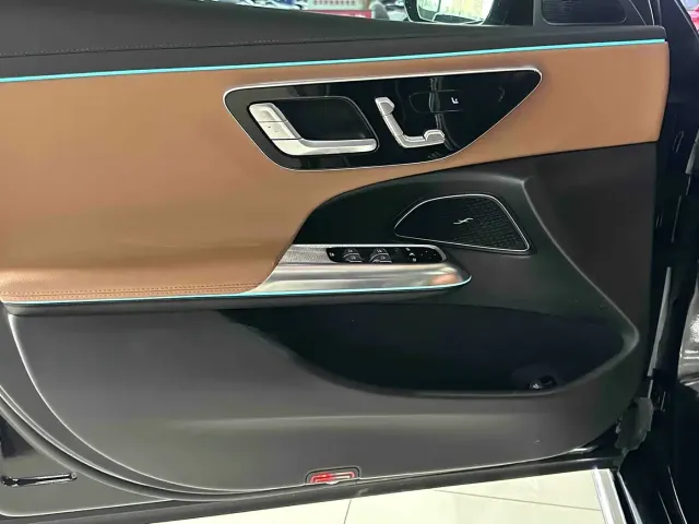 Mercedes-Benz E-Class — Фото автомобиля 5