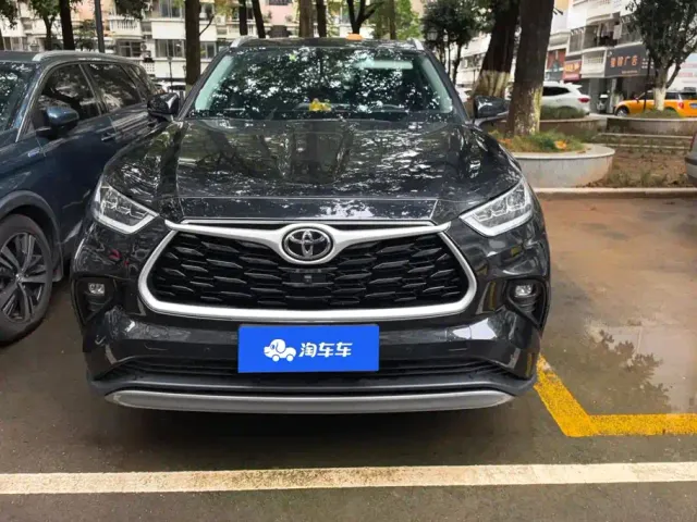 Toyota Highlander — Фото автомобиля 2