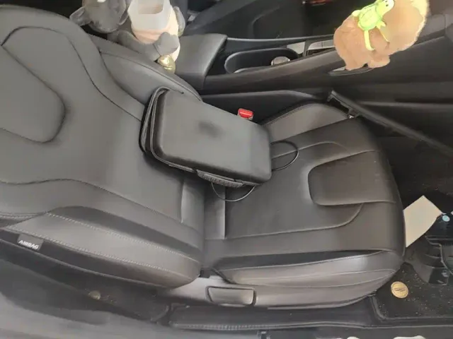 Hyundai Elantra — Фото автомобиля 24
