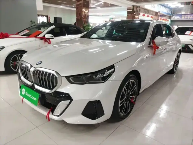 Фотография автомобиля — BMW 5 Series