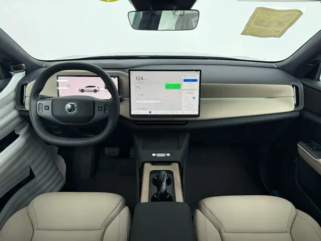 Volvo XC70 Plug-in Hybrid — Фото автомобиля 4