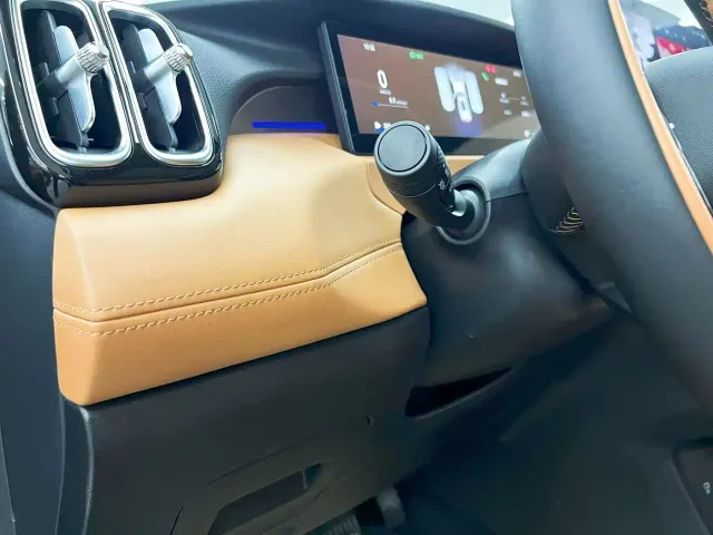 Geely Boyue L — Фото автомобиля 12