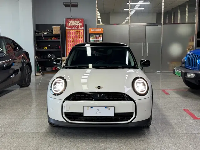 MINI Hatch — Фото автомобиля 3