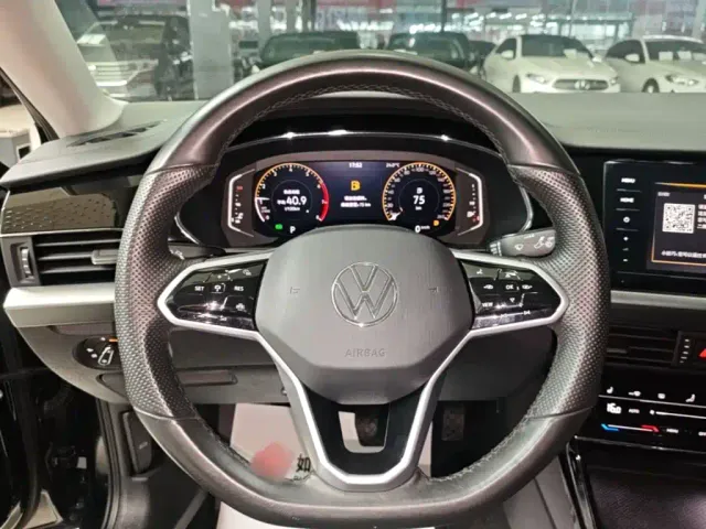 Volkswagen Passat — Фото автомобиля 10