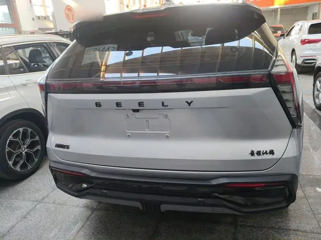 Geely Boyue L — Фото автомобиля 5