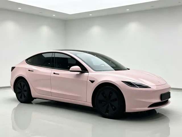 Tesla Model 3 — Фото автомобиля 3