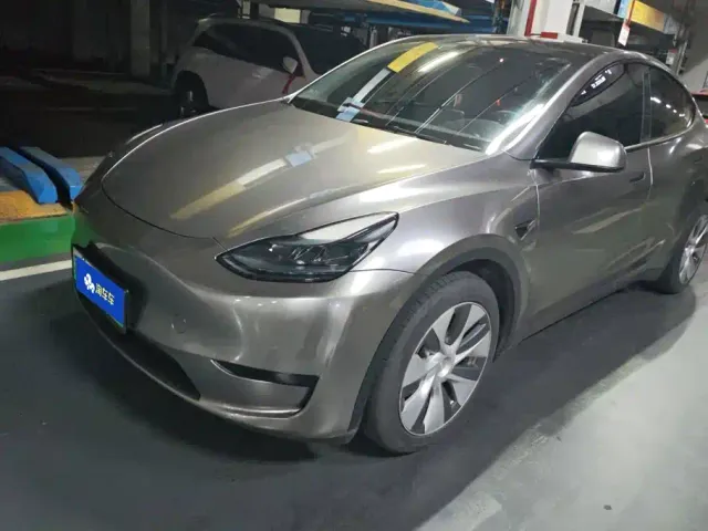 Фотография автомобиля — Tesla Model Y