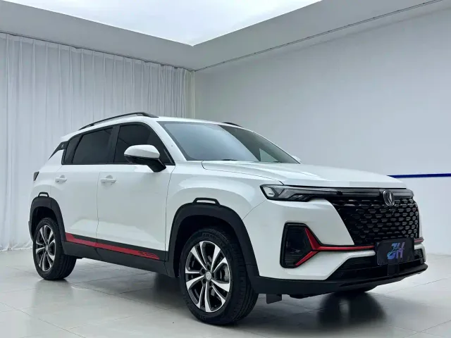 Changan CS35 Plus — Фото автомобиля 3