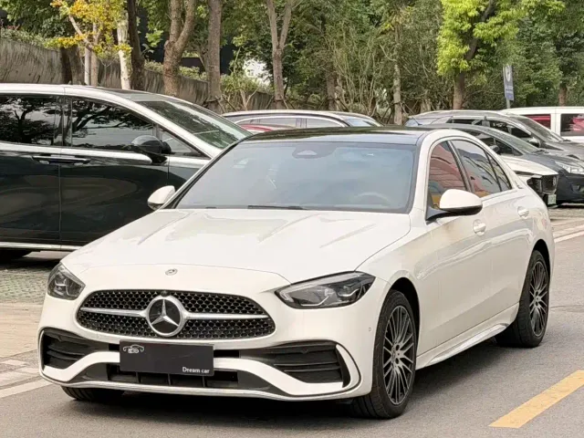 Фотография автомобиля — Mercedes-Benz C-Class
