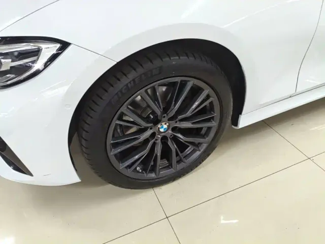 BMW 3 Series — Фото автомобиля 22
