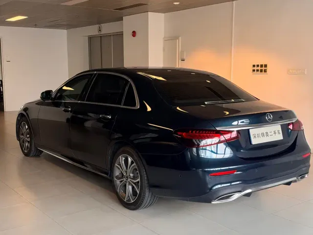 Mercedes-Benz E-Class — Фото автомобиля 9