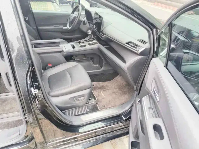 Toyota Sienna — Фото автомобиля 13