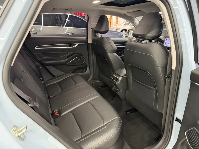 Geely Emgrand — Фото автомобиля 17
